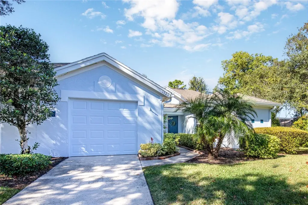 1723 Country Club Boulevard Mount Dora FL 32757