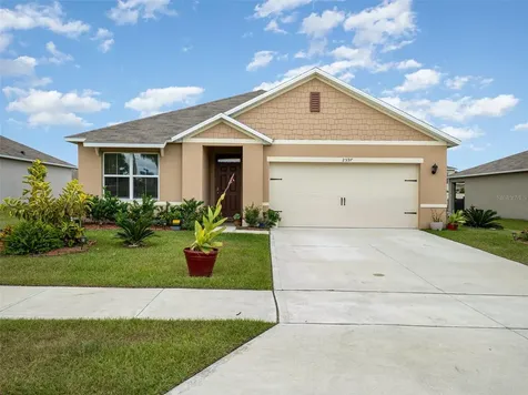 2597 Grand Central Avenue Tavares FL 32778