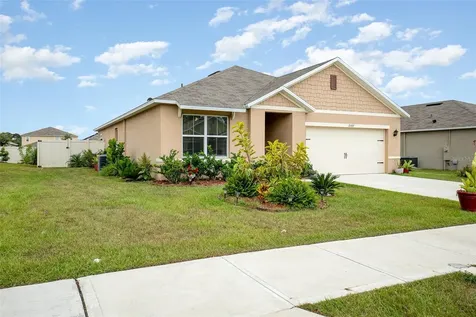 2597 Grand Central Avenue Tavares FL 32778