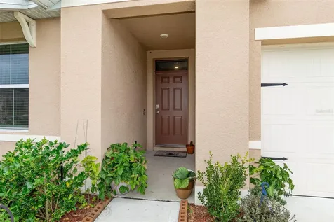 2597 Grand Central Avenue Tavares FL 32778