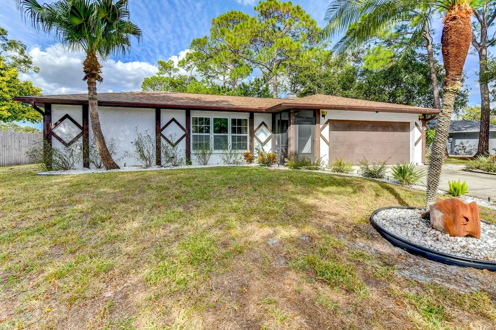 8110 Woodlawn Circle S Palmetto FL 34221
