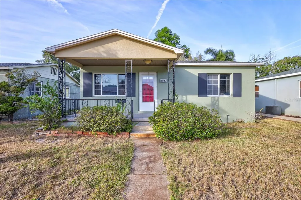 2427 37th Avenue N St Petersburg FL 33713
