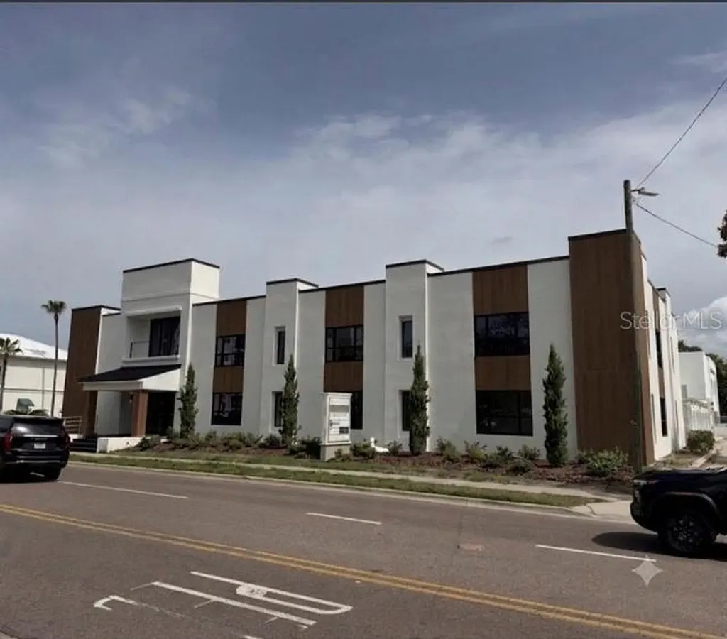 2111 W Swann Avenue Tampa FL 33606
