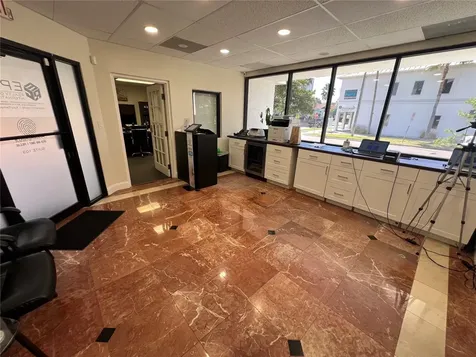 2111 W Swann Avenue Tampa FL 33606