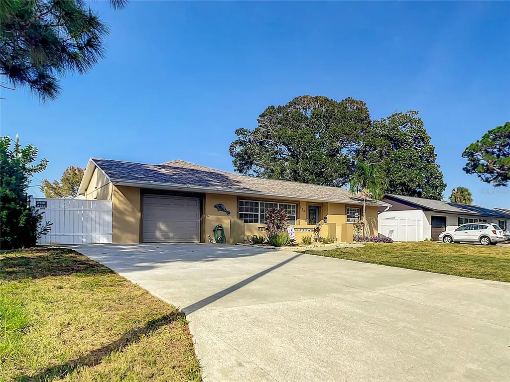 6761 34th Avenue N St Petersburg FL 33710