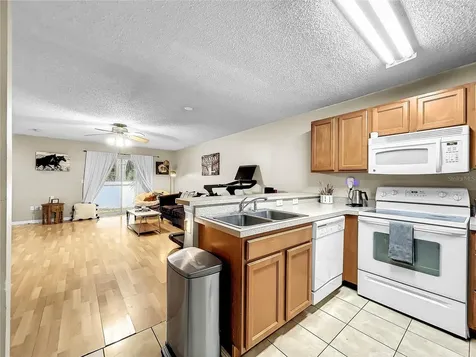 8423 Edgewater Place Boulevard Tampa FL 33615