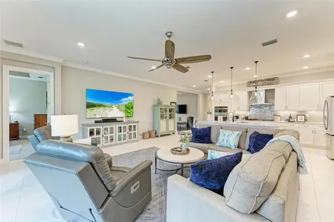 5070 Surfside Circle Bradenton FL 34211