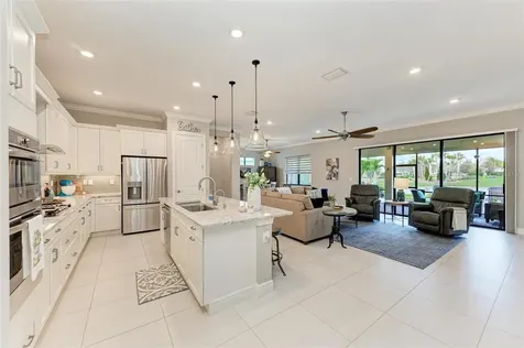 5070 Surfside Circle Bradenton FL 34211