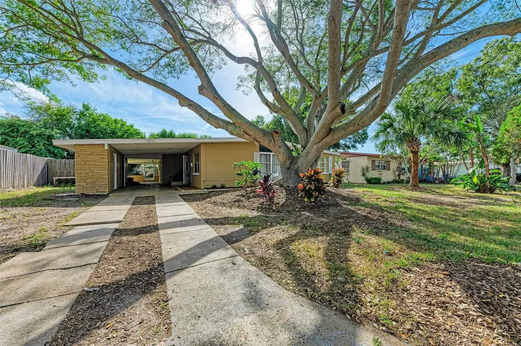 1701 Marilyn Avenue Bradenton FL 34207