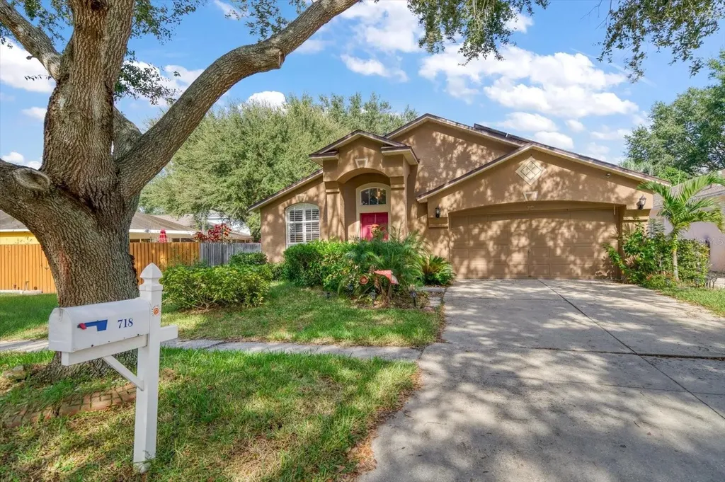 718 Somerstone Drive Valrico FL 33594
