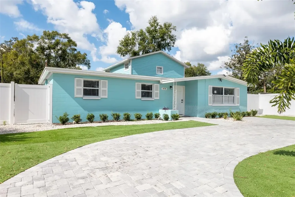 8714 N Linda Court Tampa FL 33604