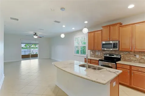 8478 Nandina Drive Sarasota FL 34240