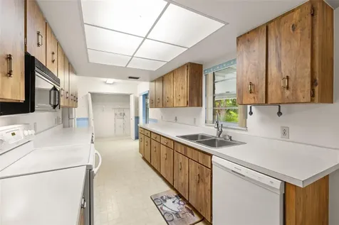 2304 Medford Lane Brandon FL 33511