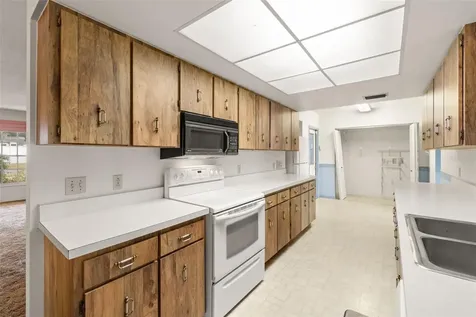 2304 Medford Lane Brandon FL 33511