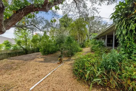 2304 Medford Lane Brandon FL 33511