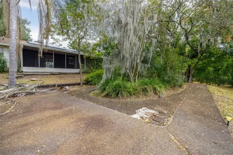 2304 Medford Lane Brandon FL 33511