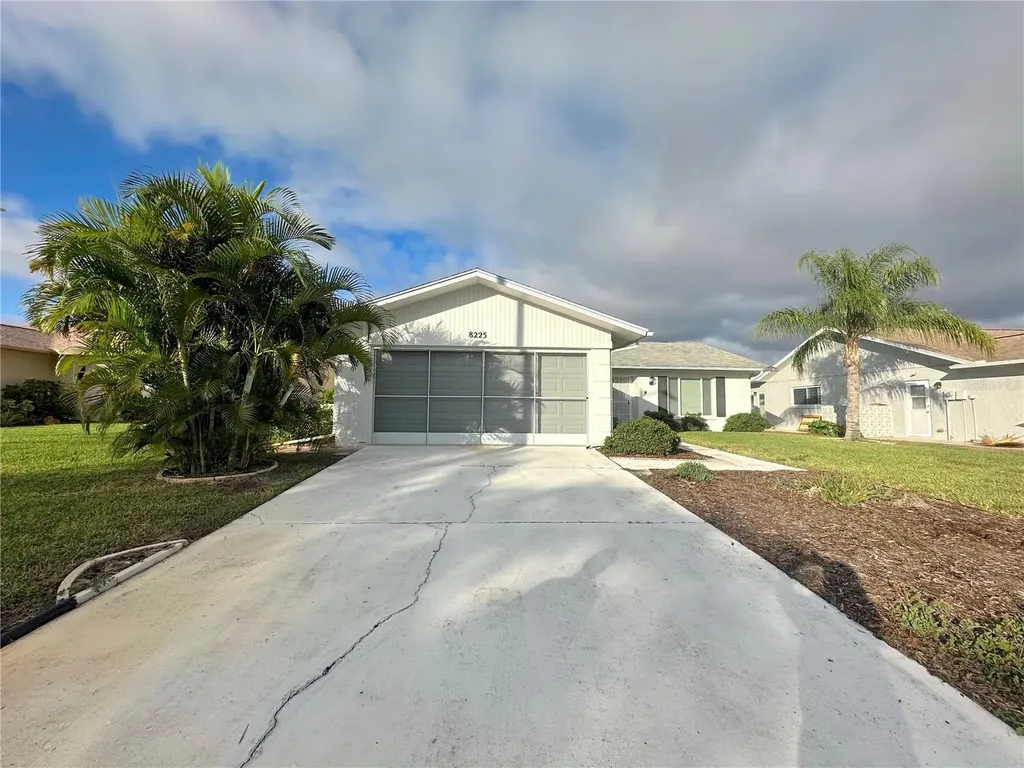 8225 Lora Del Rio Drive Port Richey FL 34668