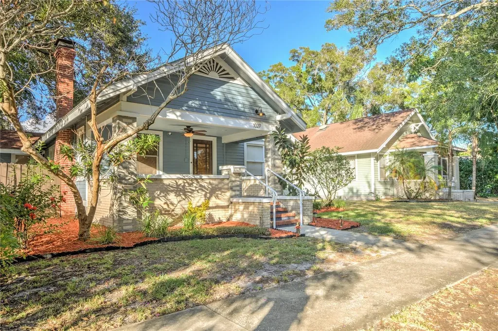 1027 24th Avenue N St Petersburg FL 33704