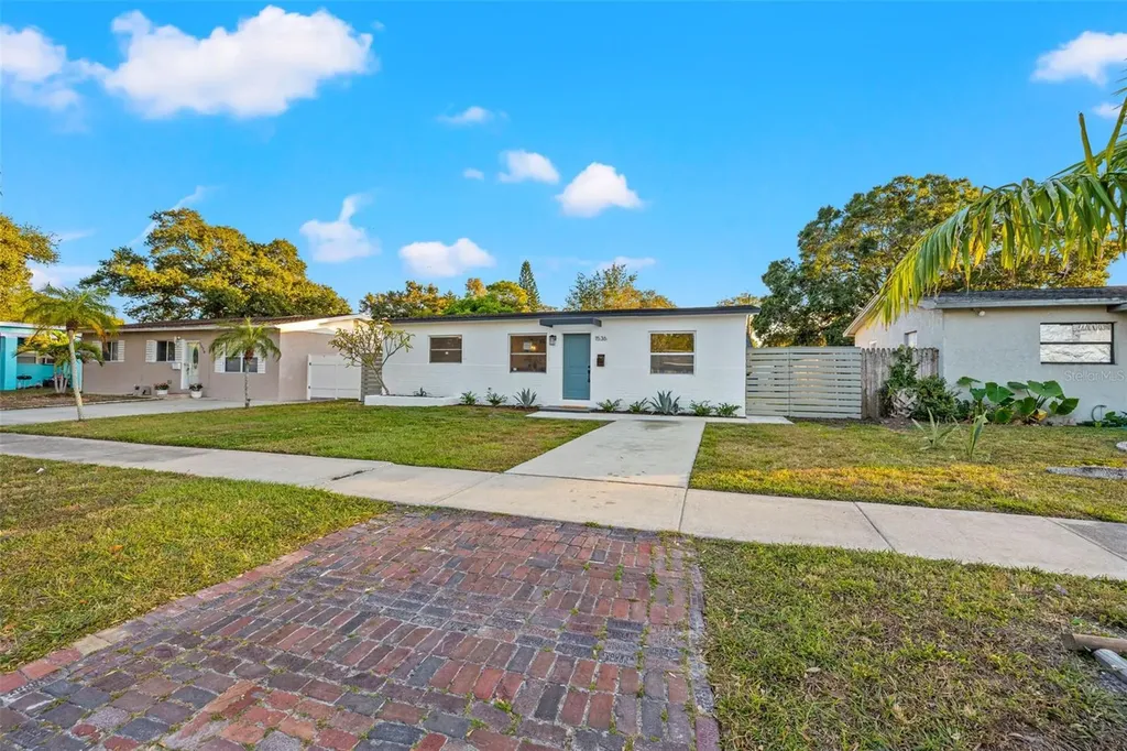 1536 55th Avenue N St Petersburg FL 33703