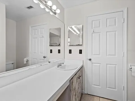 607 Regency Way Kissimmee FL 34758