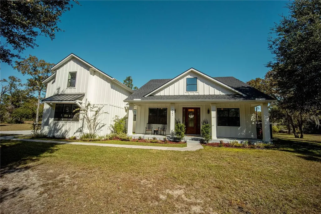 8641 County Road 243 Wildwood FL 34785