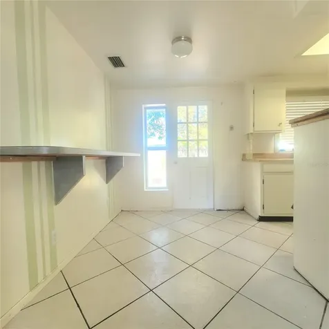 5261 94th Avenue N Pinellas Park FL 33782