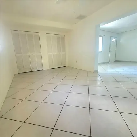 5261 94th Avenue N Pinellas Park FL 33782