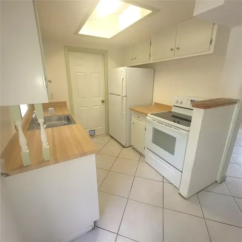 5261 94th Avenue N Pinellas Park FL 33782