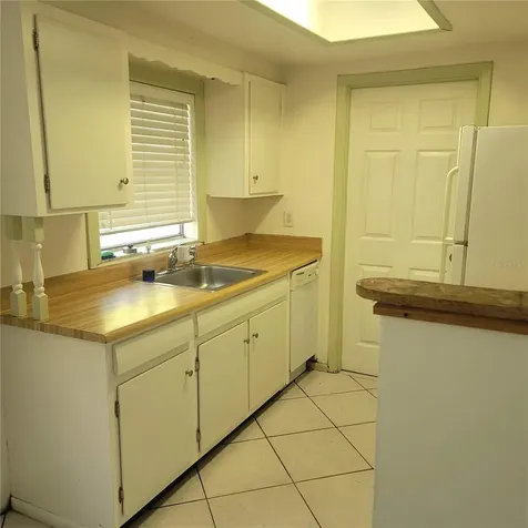 5261 94th Avenue N Pinellas Park FL 33782