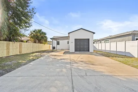 2227 37th Avenue N St Petersburg FL 33713