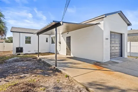 2227 37th Avenue N St Petersburg FL 33713