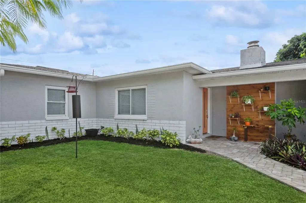 3532 26th Avenue N St Petersburg FL 33713