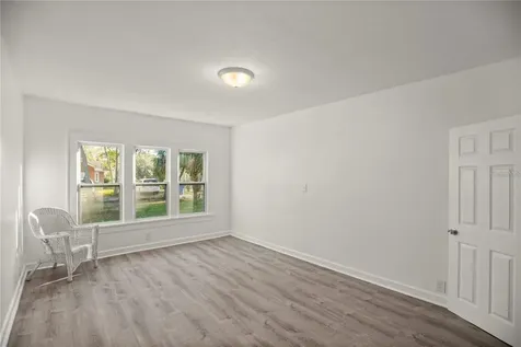 3918 8th Street S St Petersburg FL 33705