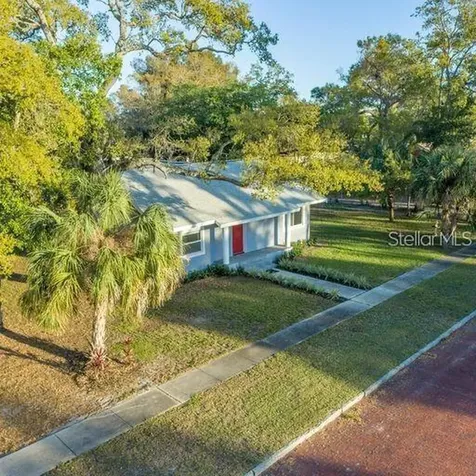 3918 8th Street S St Petersburg FL 33705