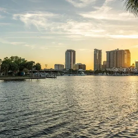 3918 8th Street S St Petersburg FL 33705