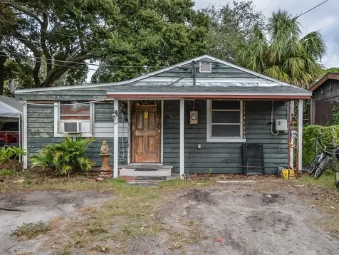 7151 51st Avenue N St Petersburg FL 33709