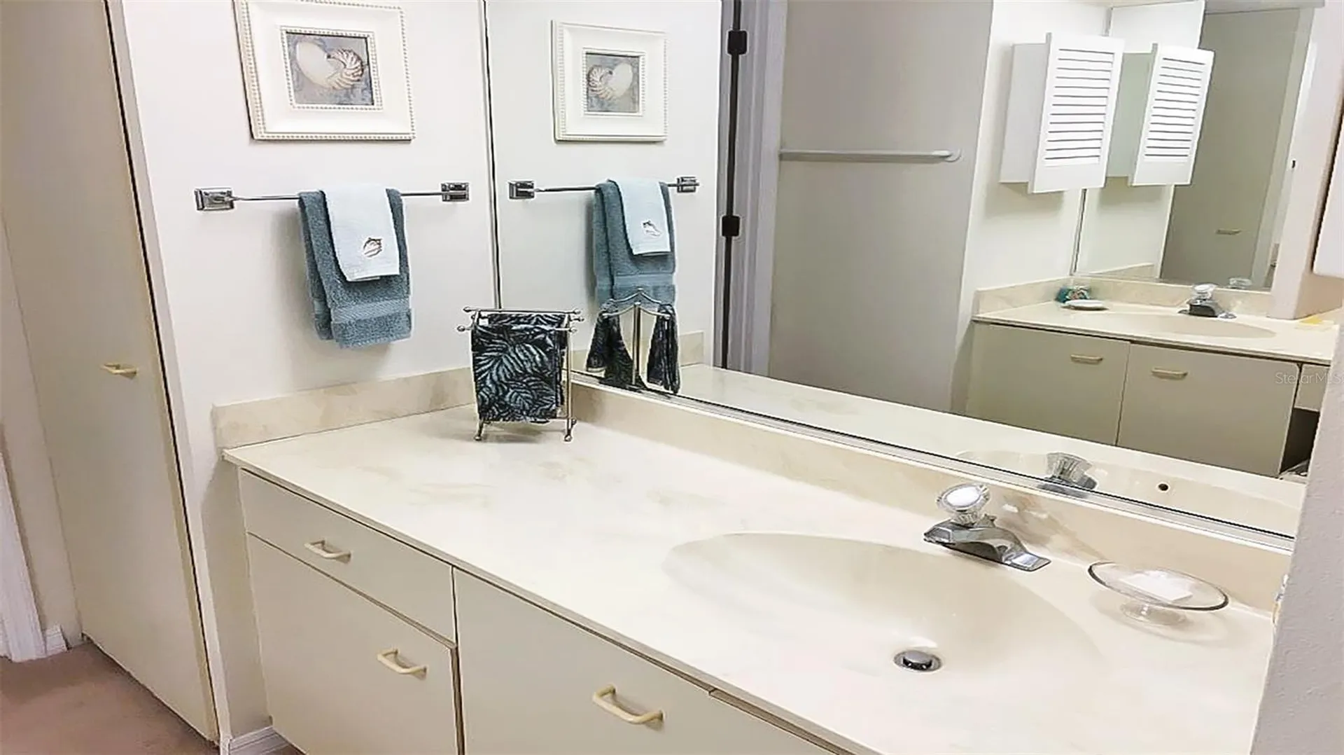 1327 Siesta Bayside Drive Sarasota FL 34242