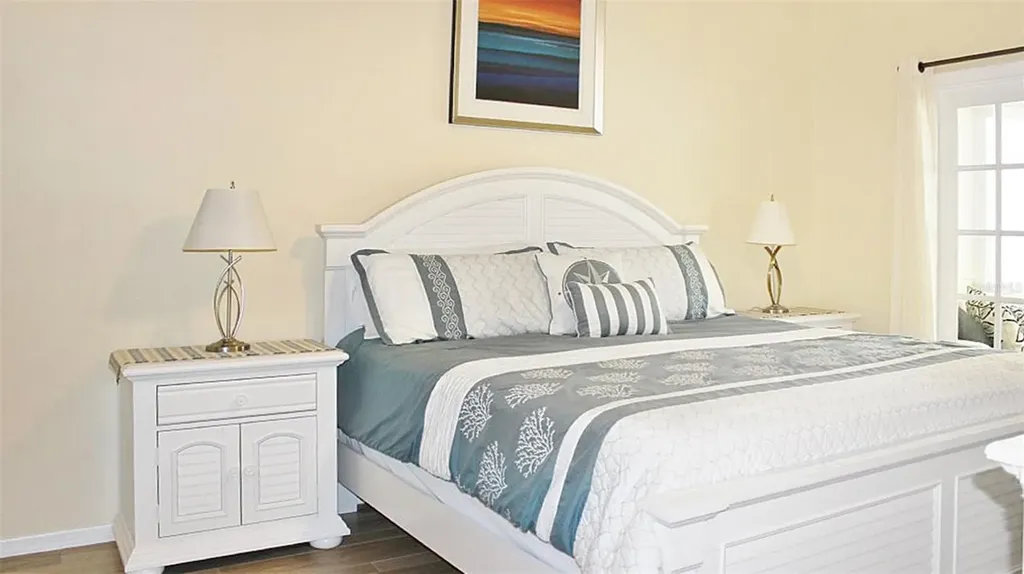 1305 Siesta Bayside Drive Sarasota FL 34242