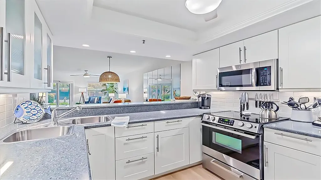 1204 Siesta Bayside Drive Sarasota FL 34242