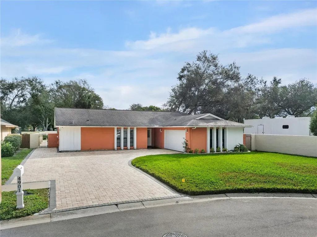 4901 Country Aire Lane Tampa FL 33624