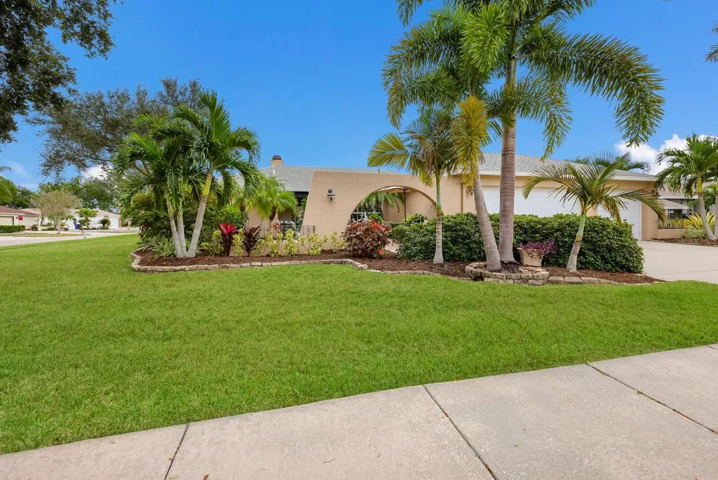 6901 Easton Court Sarasota FL 34238