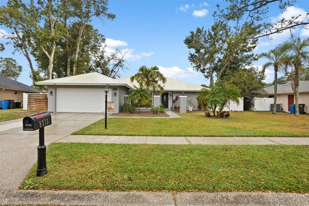 9315 Pebble Creek Drive Tampa FL 33647