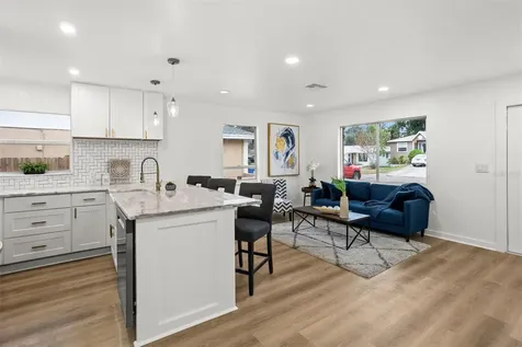 1898 New Hampshire Avenue NE St Petersburg FL 33703