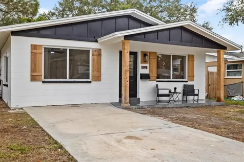 1898 New Hampshire Avenue NE St Petersburg FL 33703