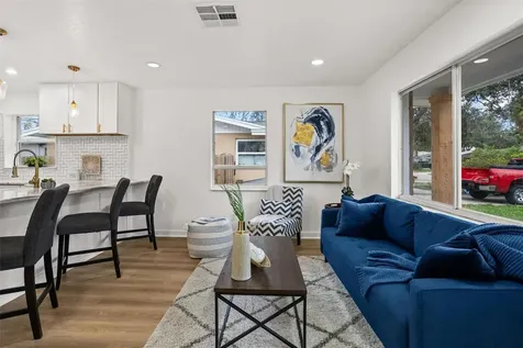 1898 New Hampshire Avenue NE St Petersburg FL 33703