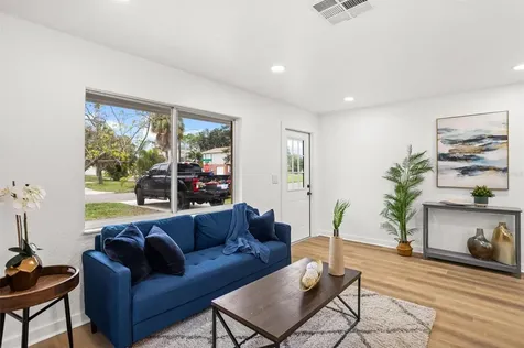 1898 New Hampshire Avenue NE St Petersburg FL 33703