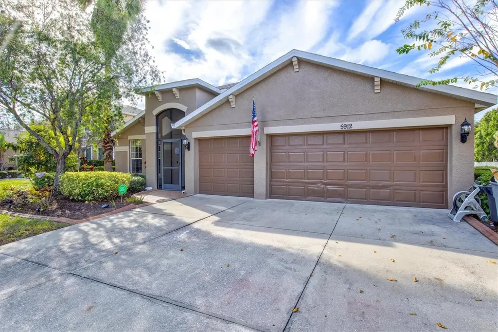 5912 43rd Court E Bradenton FL 34203