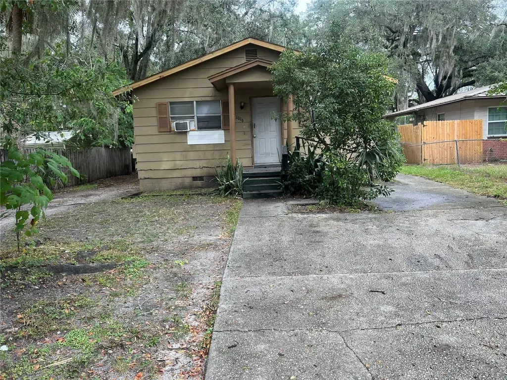 1016 W 8th Street Sanford FL 32771