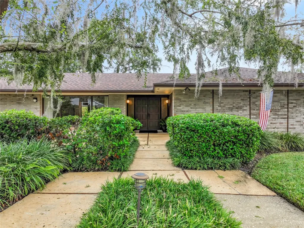 1047 Sweetbriar Road Orlando FL 32806