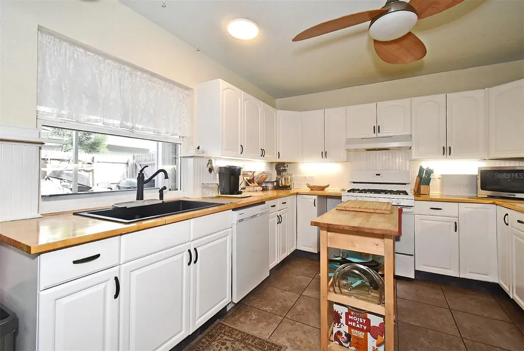 31 Chip Court Kissimmee FL 34759